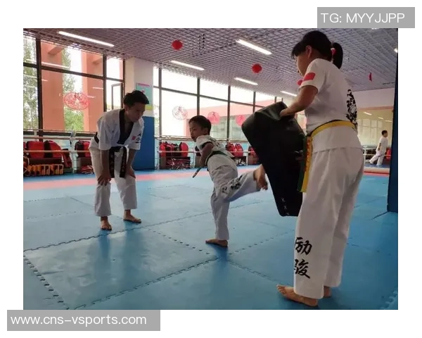 深入了解足球的基本知识与技巧提升之道 深入了解足球的基本知识与技巧提升之道